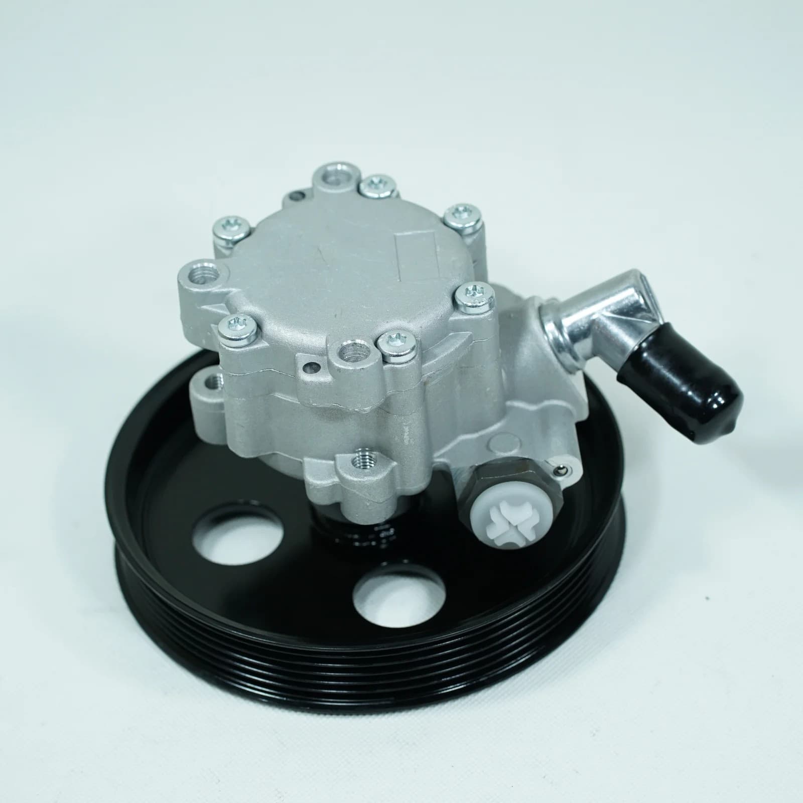 Jual Pompa Power Steering Pump untuk Jeep Wrangler JK 2.8L 2777cc I4 DOHC Turbo Diesel CRD ENS Harga Murah Original