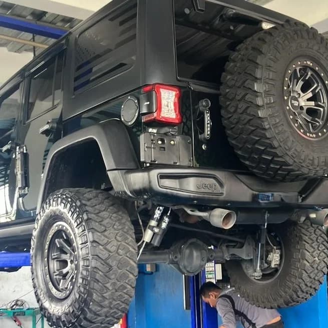 Bunyi Berdecit dari Area Roda pada Jeep Wrangler JK EHB