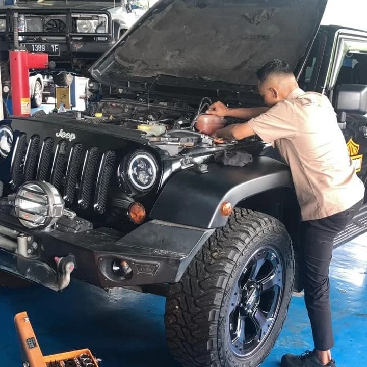 Bunyi Berdecit dari Area Roda pada Jeep Wrangler JK EHB