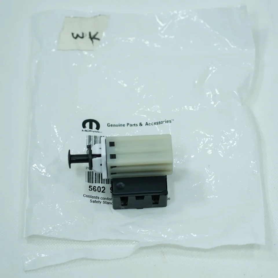 Jual Switch Rem untuk Jeep Grand Cherokee WK 3.6L 3604cc V6 DOHC Pentastar ERB Harga Murah Original