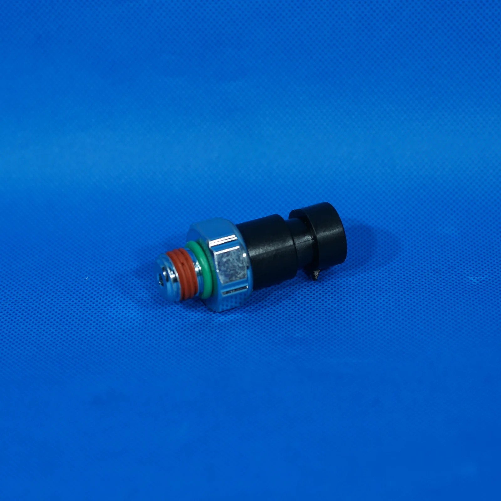 Oil Pressure Switch Sensor Tekanan Oli Hummer H3 H3T GMT345 GMT745 3.7L 3700cc Aftermarket thumbnail