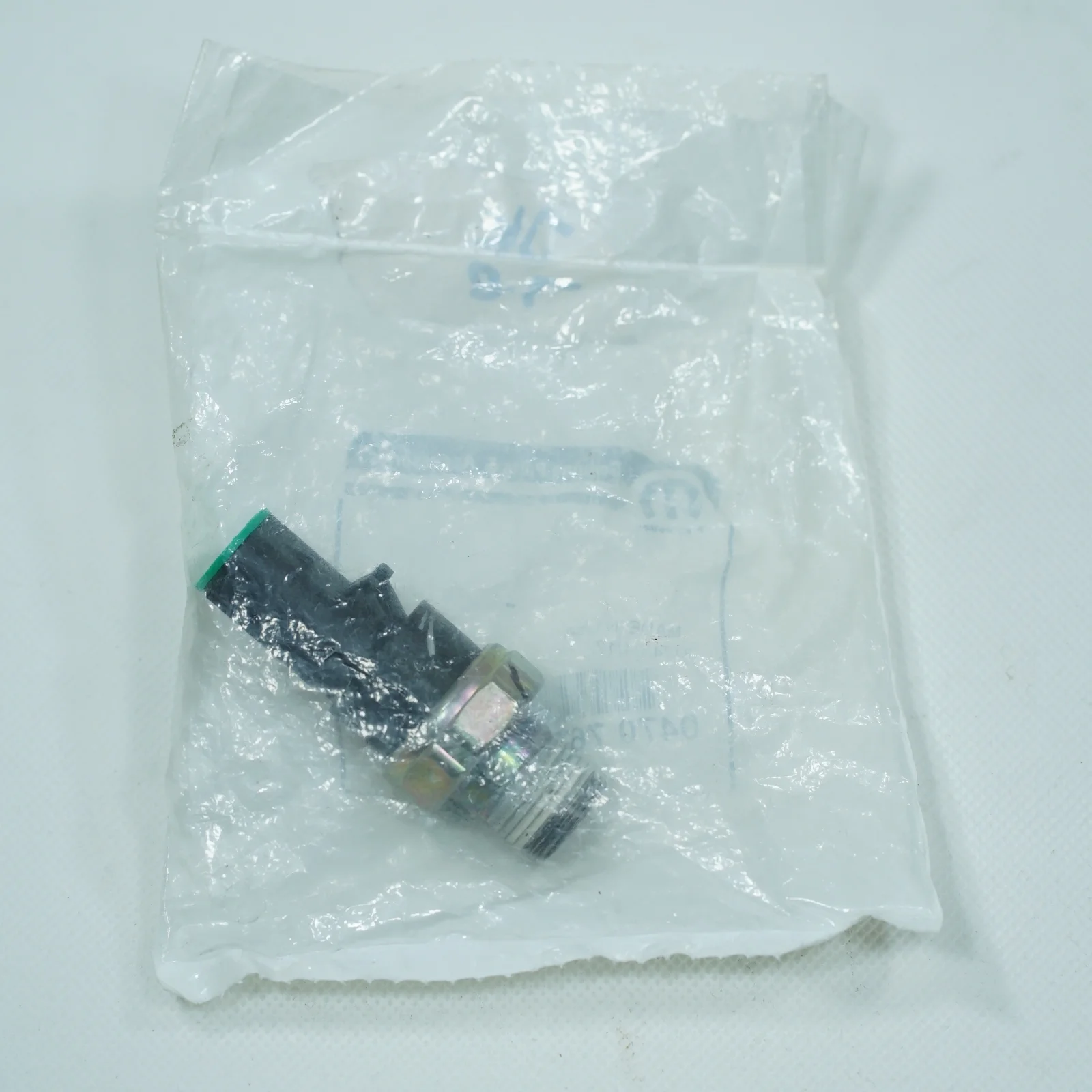 Oil Pressure Switch Sensor Tekanan Oli Jeep Wrangler JK 3.8L 3800cc